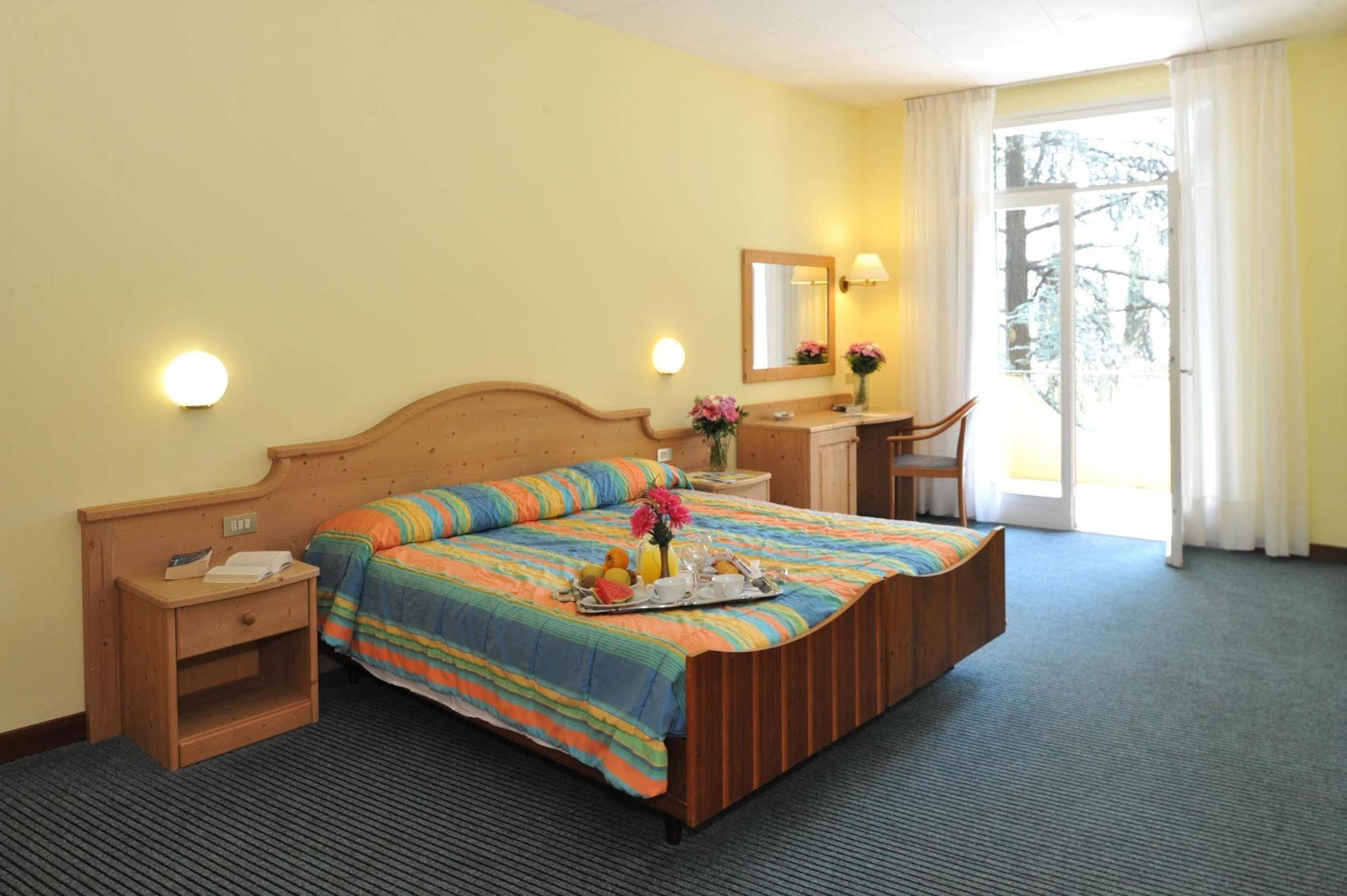 Hotel Marco Polo Garda  Esterno foto
